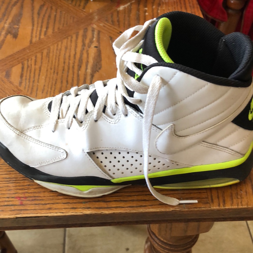 Air Nike shoes men’s size 10.
